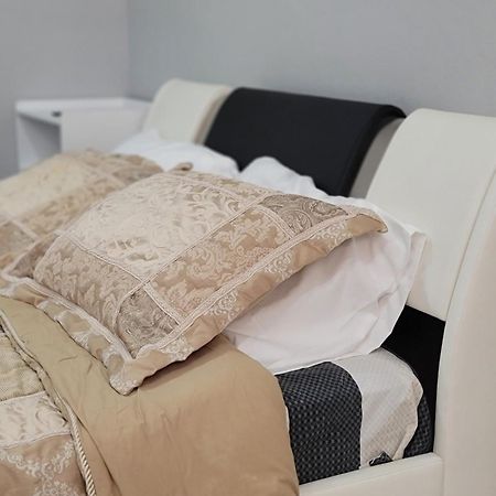 Falstaff Home Τορόντο Εξωτερικό φωτογραφία