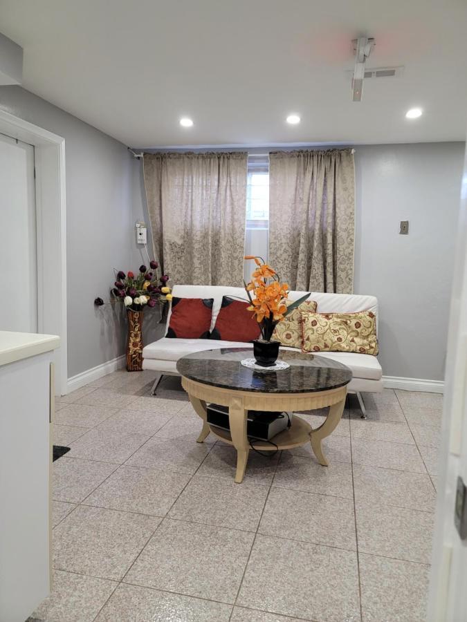 Falstaff Home Τορόντο Εξωτερικό φωτογραφία